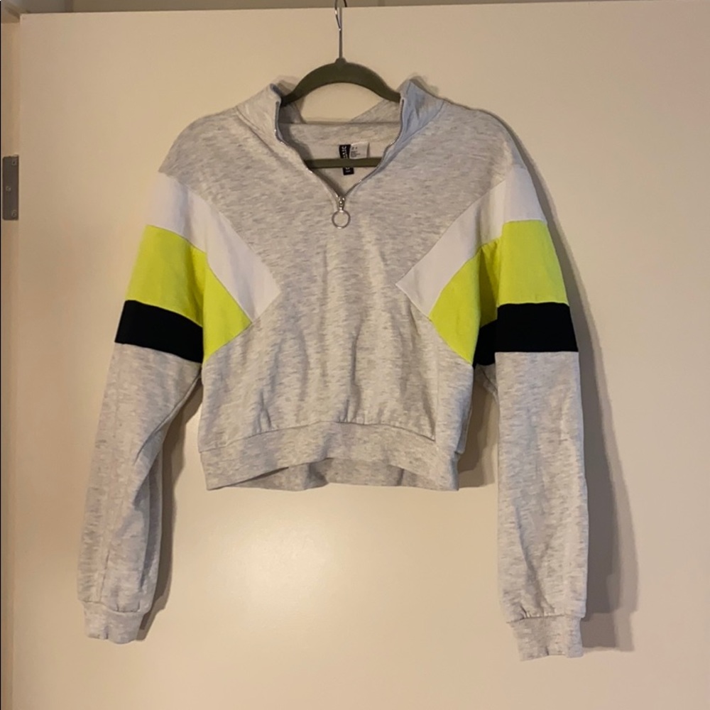 H&M cropped sweatshirt